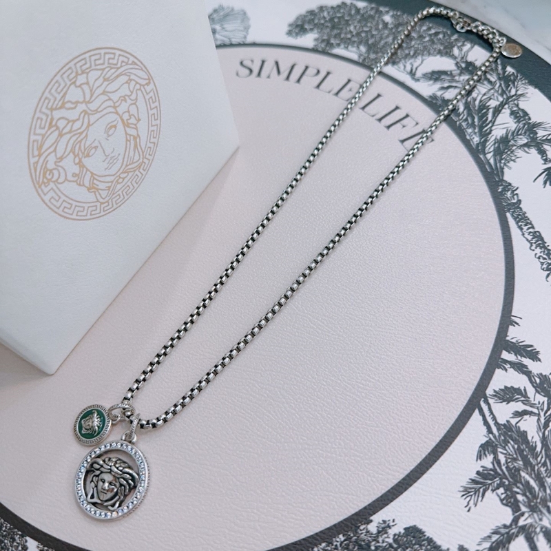 VERSACE